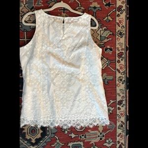 Lovely Sexy Lace sleeveless top. Size 2 (L). NWT